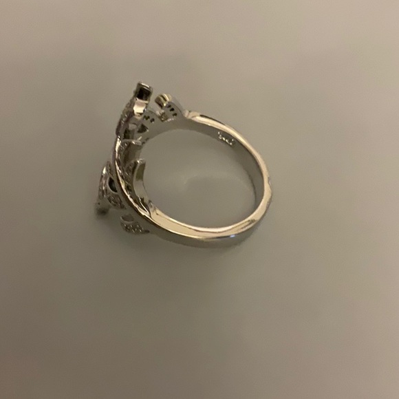 - New sterling silver 925 CZ  leaf 🍃 ring size 8. - Picture 3 of 3